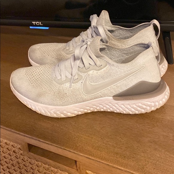 nike shoes - Picture 2 of 6